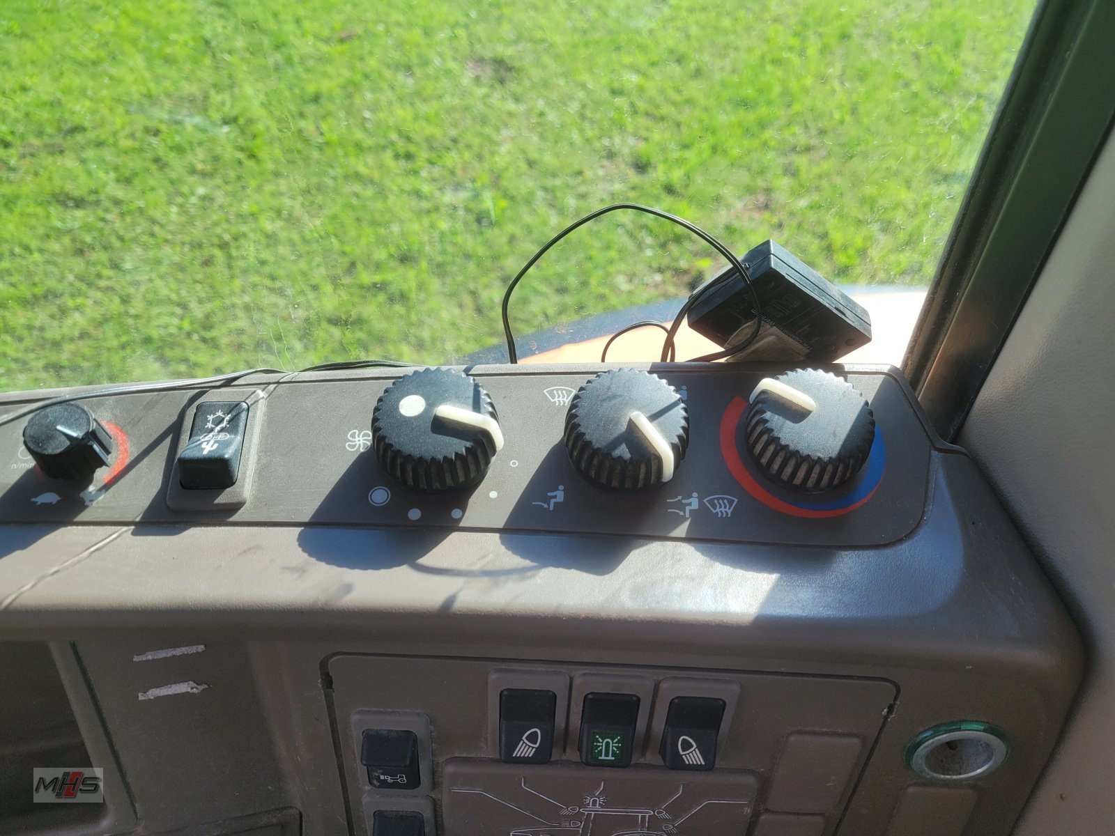 Traktor от тип John Deere 6430, Gebrauchtmaschine в Engen-Welschingen (Снимка 16)