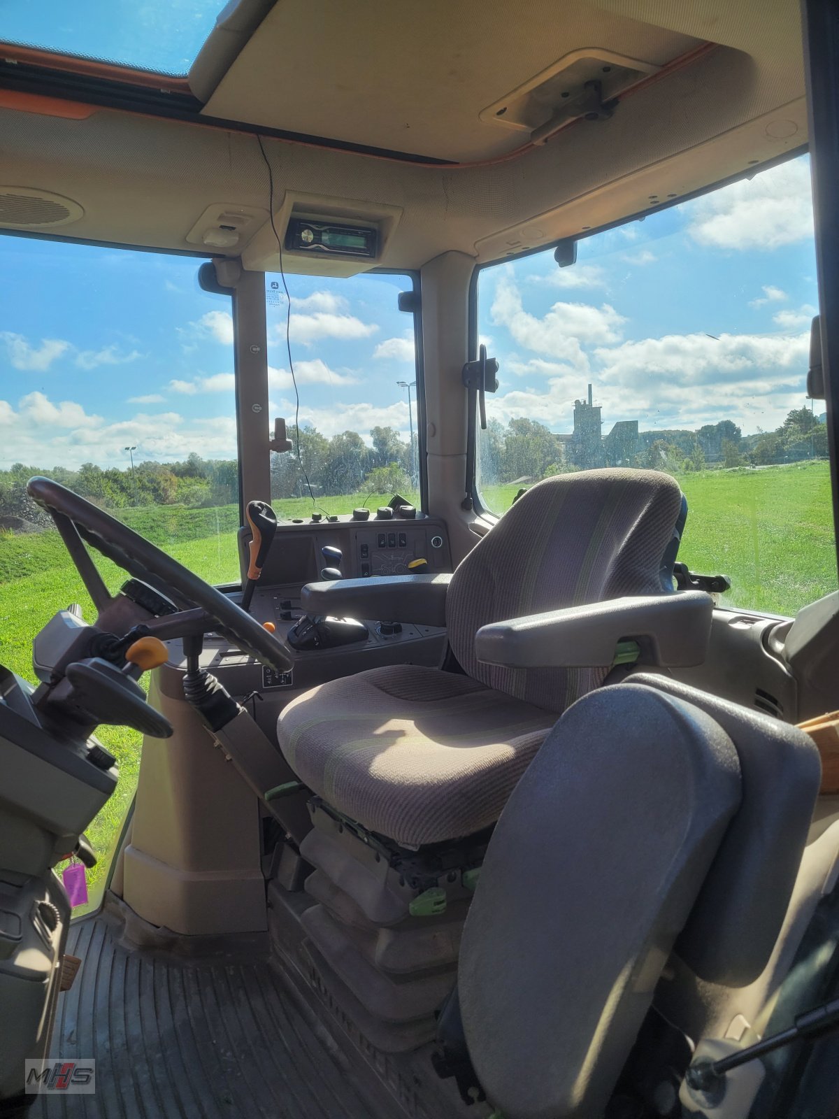 Traktor от тип John Deere 6430, Gebrauchtmaschine в Engen-Welschingen (Снимка 18)