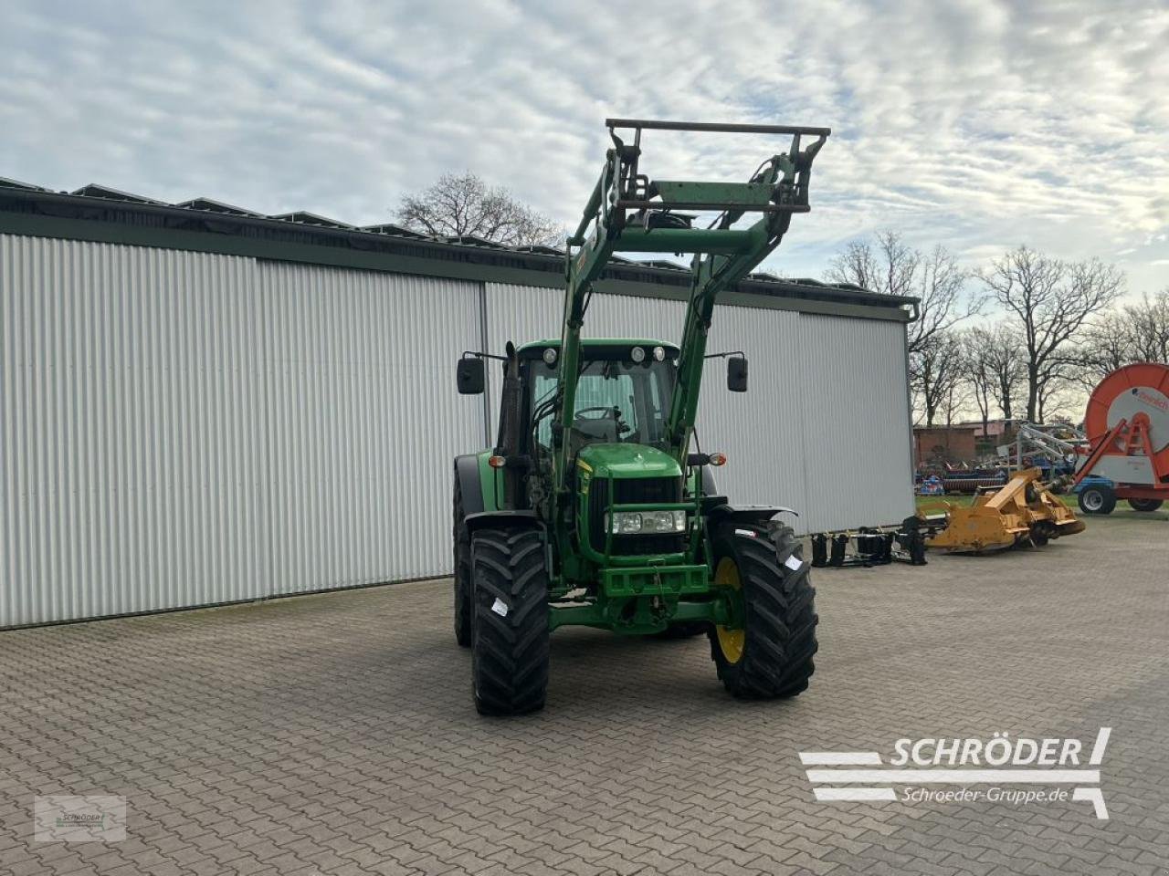 Traktor of the type John Deere 6430, Gebrauchtmaschine in Lastrup (Picture 4)