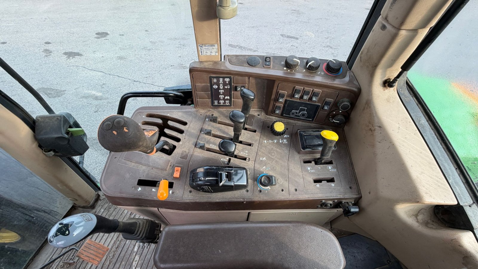 Traktor du type John Deere 6510 KUN 3400 TIMER!, Gebrauchtmaschine en Nørager (Photo 17)