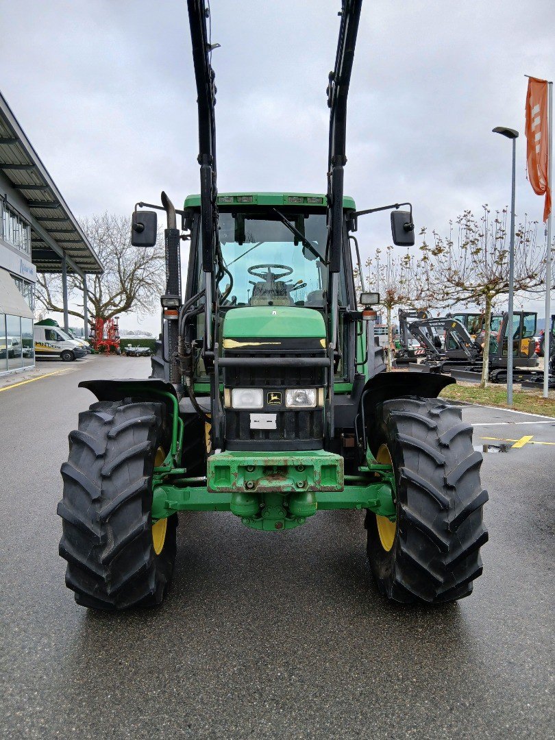 Traktor типа John Deere 6510, Gebrauchtmaschine в Lengnau (Фотография 4)
