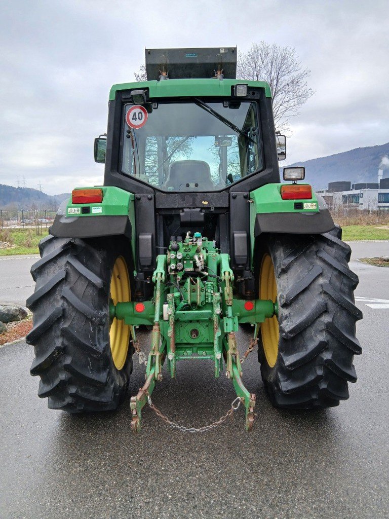 Traktor типа John Deere 6510, Gebrauchtmaschine в Lengnau (Фотография 3)