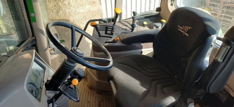 Traktor типа John Deere 6520 SE, Gebrauchtmaschine в Richebourg (Фотография 9)