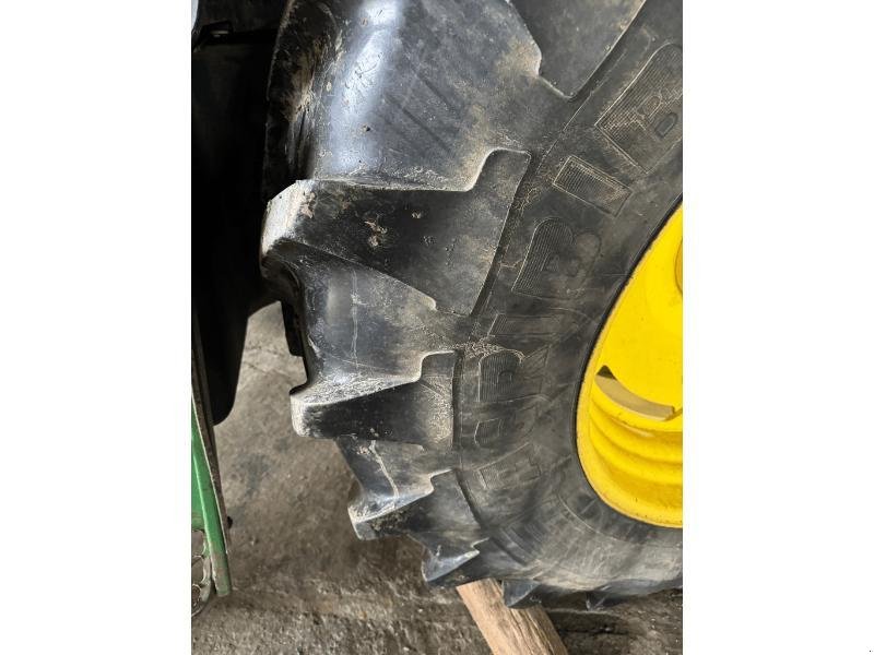 Traktor типа John Deere 6520, Gebrauchtmaschine в ESCAUDOEUVRES (Фотография 5)