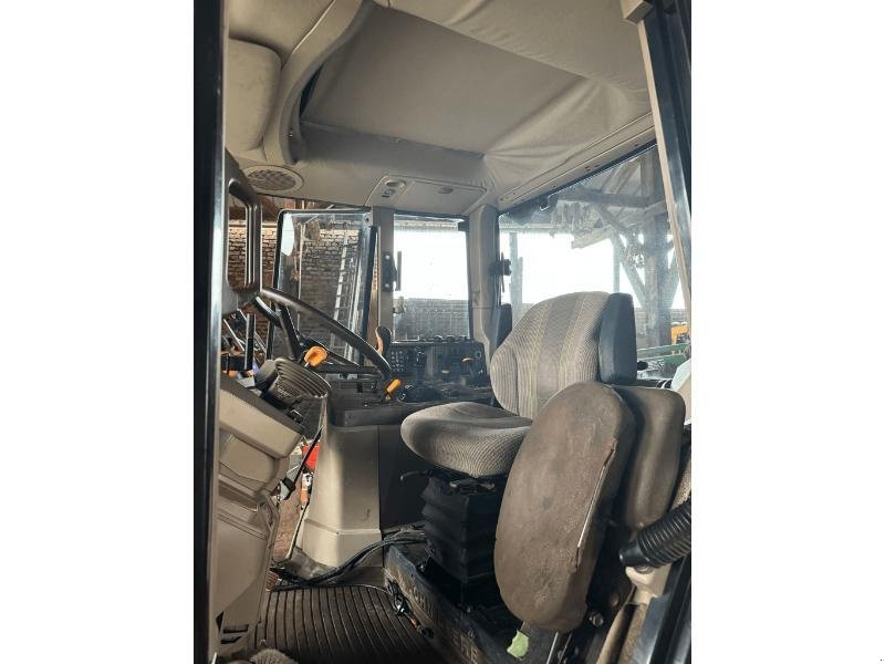 Traktor типа John Deere 6520, Gebrauchtmaschine в ESCAUDOEUVRES (Фотография 7)