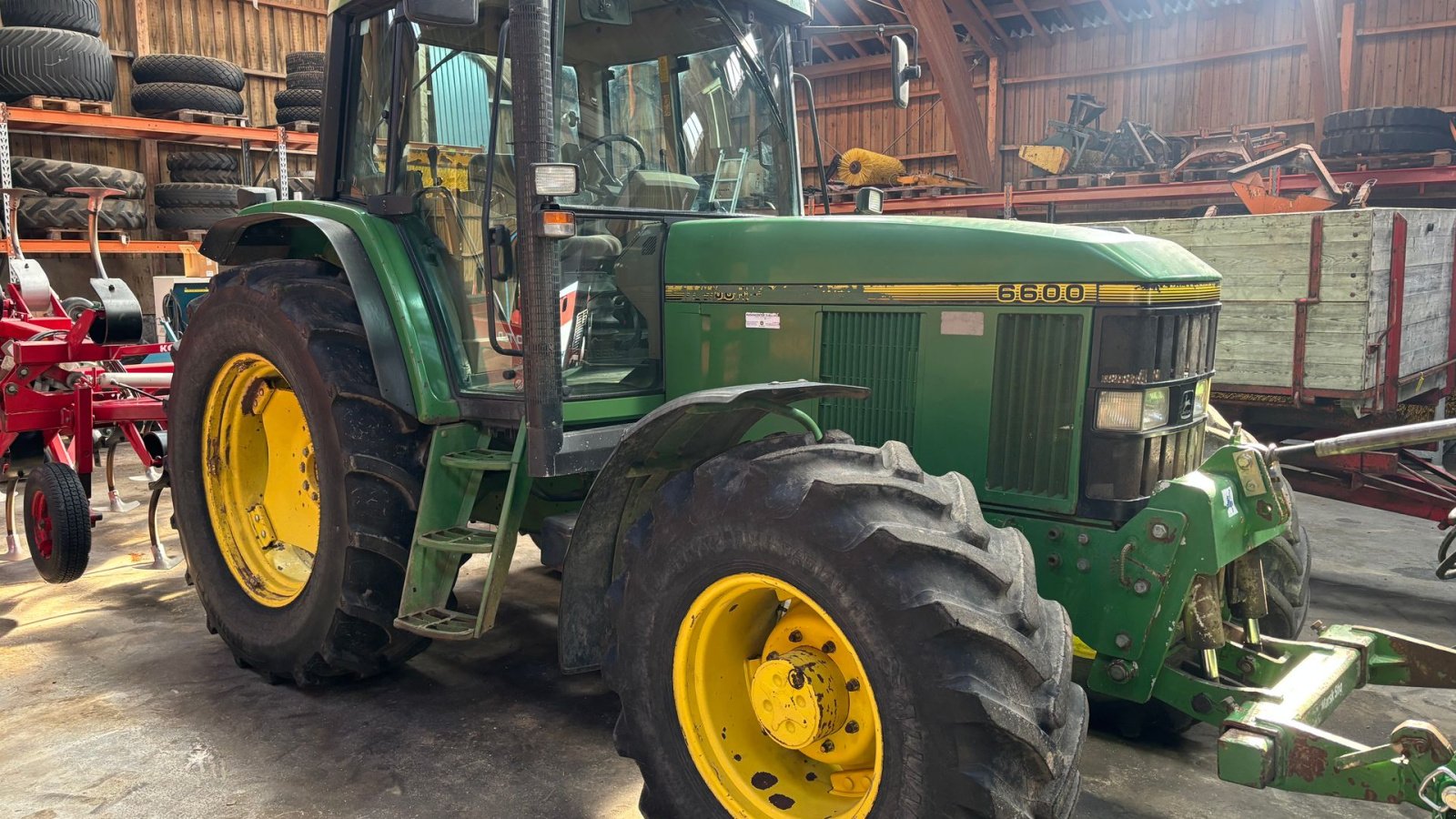 Traktor Türe ait John Deere 6600 TRAKTOR, Gebrauchtmaschine içinde Helsinge (resim 1)