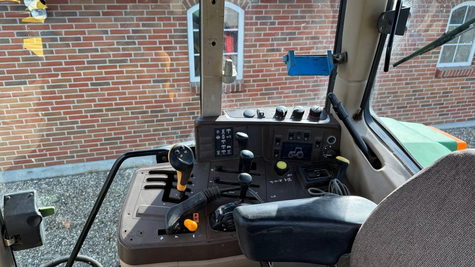 Traktor of the type John Deere 6610, Gebrauchtmaschine in Aabenraa (Picture 3)