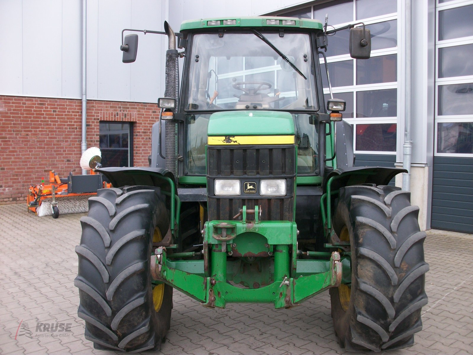 Traktor des Typs John Deere 6610, Gebrauchtmaschine in Fürstenau (Bild 3)