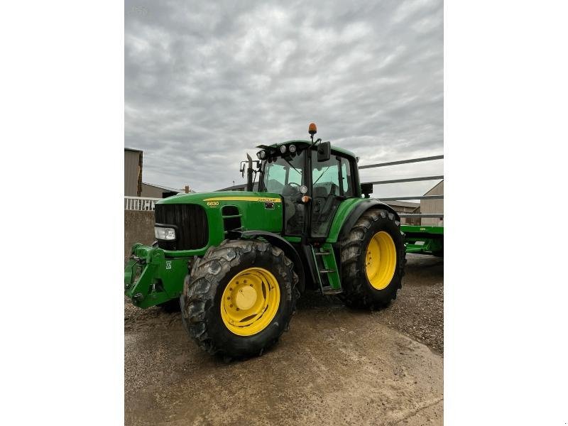 Traktor van het type John Deere 6630 PREMIUM, Gebrauchtmaschine in LE PONT CHRETIEN (Foto 2)