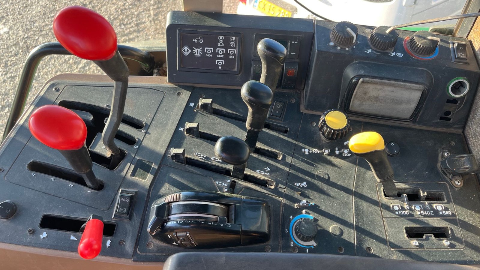 Traktor des Typs John Deere 6800 Frontlift, Gebrauchtmaschine in Vejle (Bild 5)