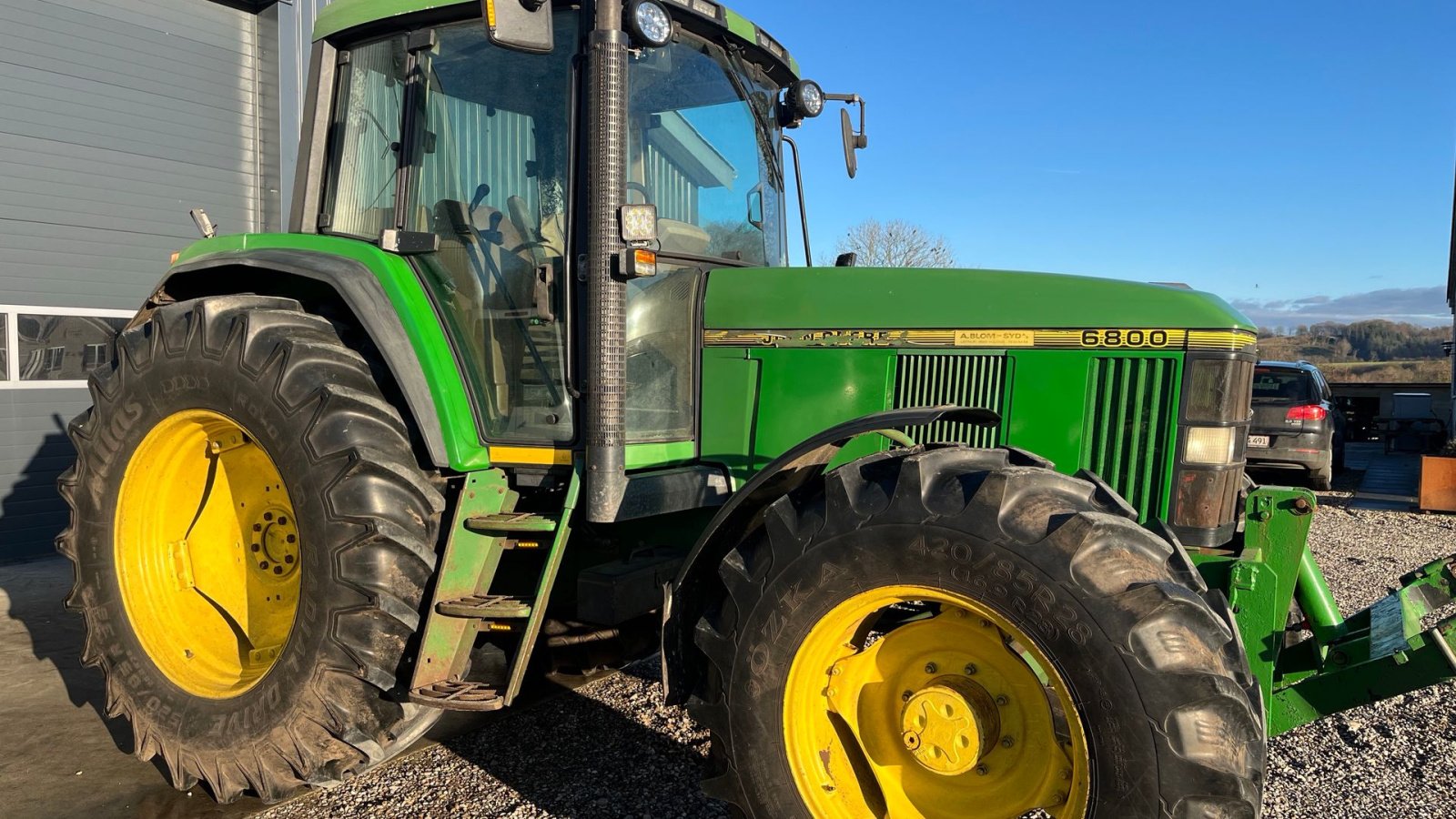 Traktor des Typs John Deere 6800 Frontlift, Gebrauchtmaschine in Vejle (Bild 1)