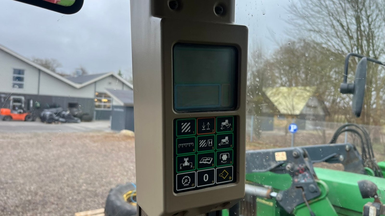 Traktor des Typs John Deere 6800 Med frontlift., Gebrauchtmaschine in Lintrup (Bild 5)