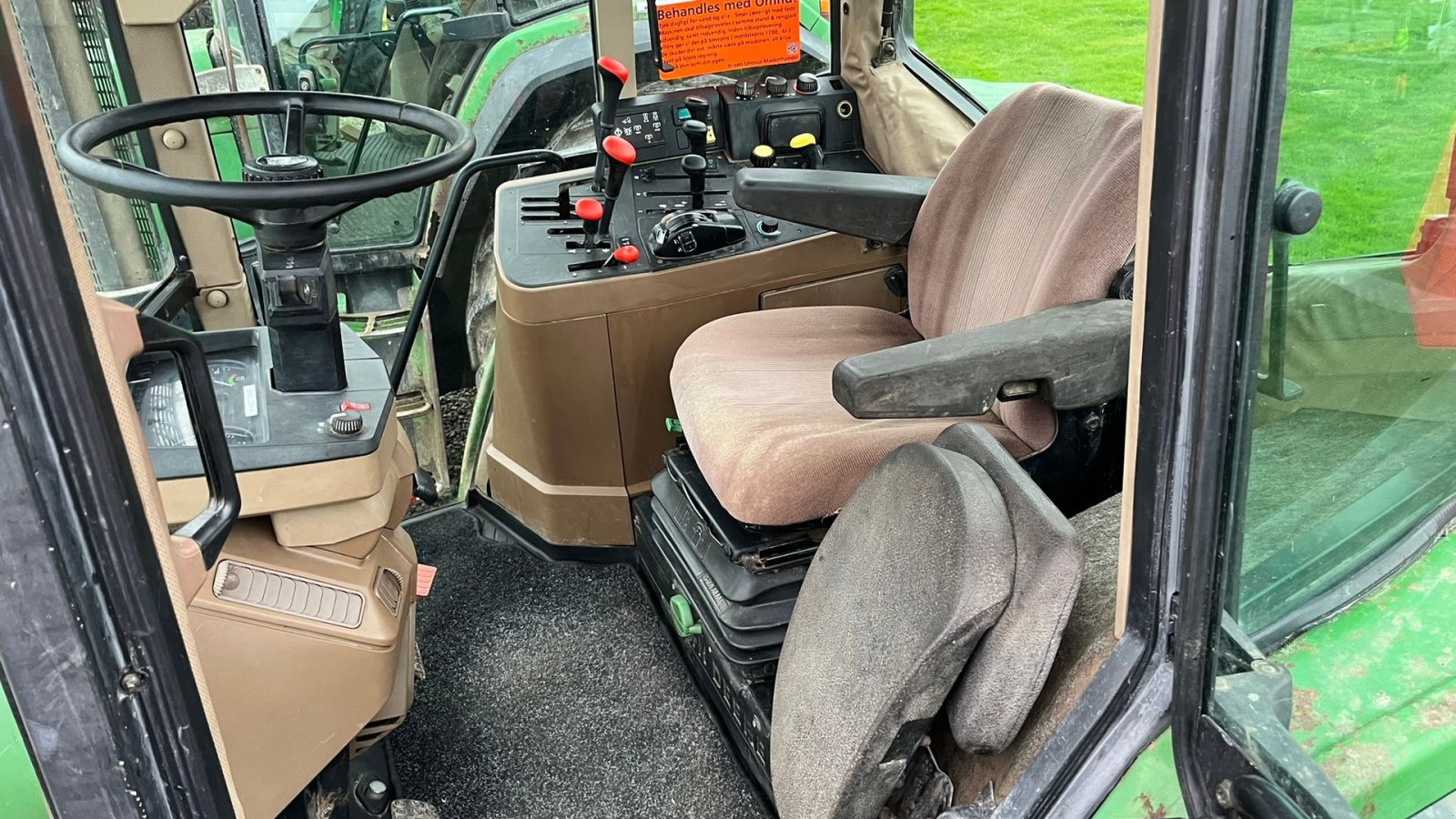 Traktor des Typs John Deere 6800 Med frontlift., Gebrauchtmaschine in Lintrup (Bild 3)