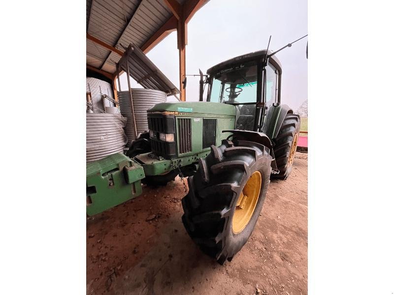 Traktor типа John Deere 6800, Gebrauchtmaschine в LE PONT CHRETIEN (Фотография 3)