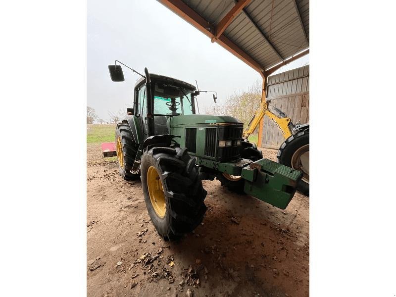 Traktor типа John Deere 6800, Gebrauchtmaschine в LE PONT CHRETIEN (Фотография 1)