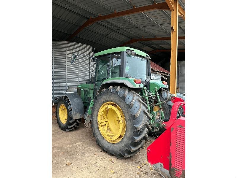 Traktor типа John Deere 6800, Gebrauchtmaschine в LE PONT CHRETIEN (Фотография 4)