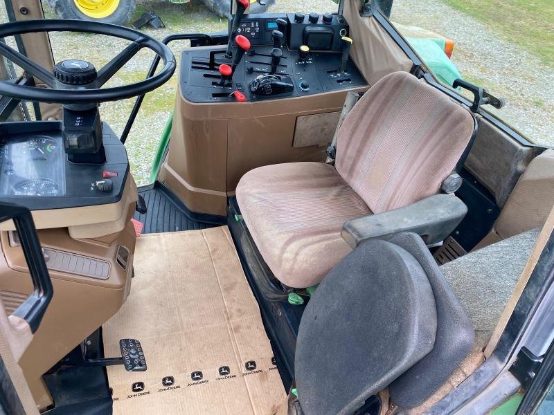 Traktor of the type John Deere 6800, Gebrauchtmaschine in LE PONT CHRETIEN (Picture 9)