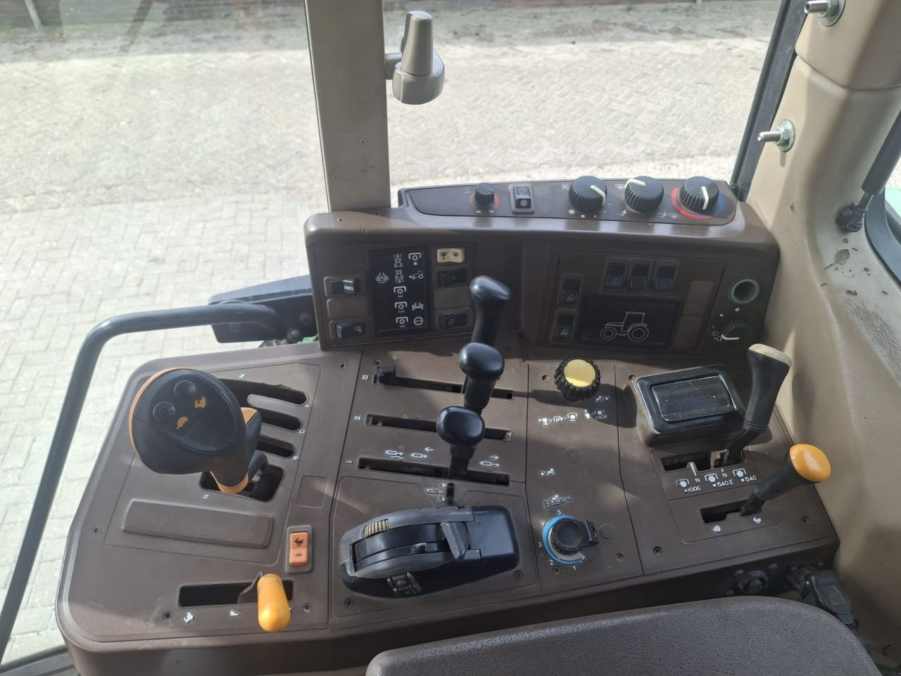 Traktor typu John Deere 6810 Powerquad, Gebrauchtmaschine v Witte paarden (Obrázek 8)