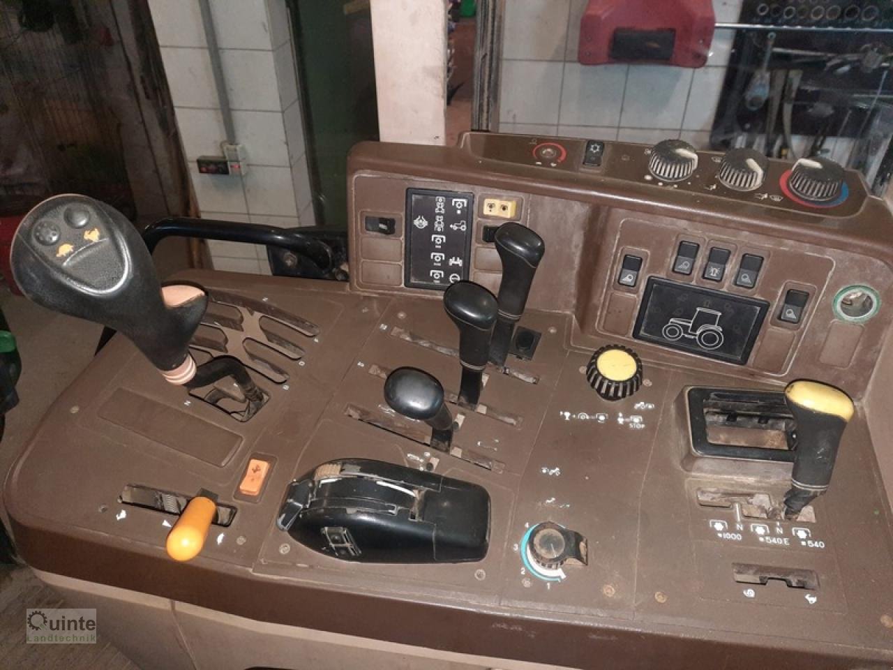 Traktor du type John Deere 6810, Gebrauchtmaschine en Lichtenau-Kleinenberg (Photo 4)