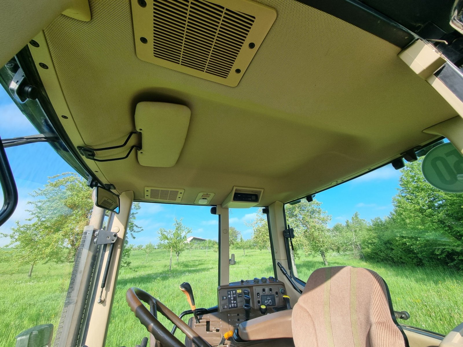 Traktor typu John Deere 6810, Gebrauchtmaschine v Gaubüttelbrunn (Obrázek 4)