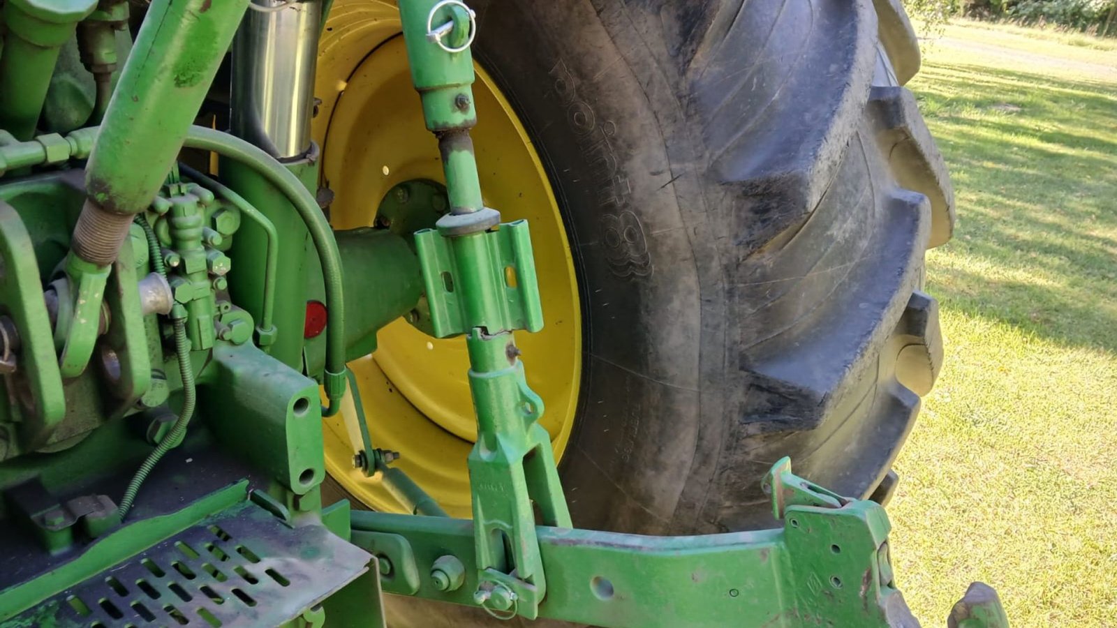 Traktor des Typs John Deere 6820 AutoQuad. Kun 8.300 timer., Gebrauchtmaschine in Kolding (Bild 1)