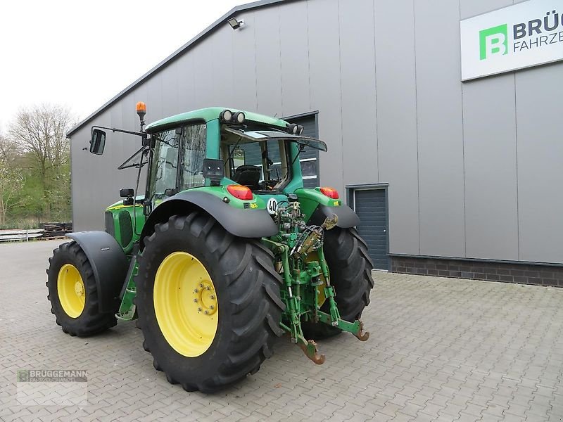 Traktor typu John Deere 6820 Premium, 7200 Std., Kriechganggetriebe, Gebrauchtmaschine v Meppen (Obrázek 2)