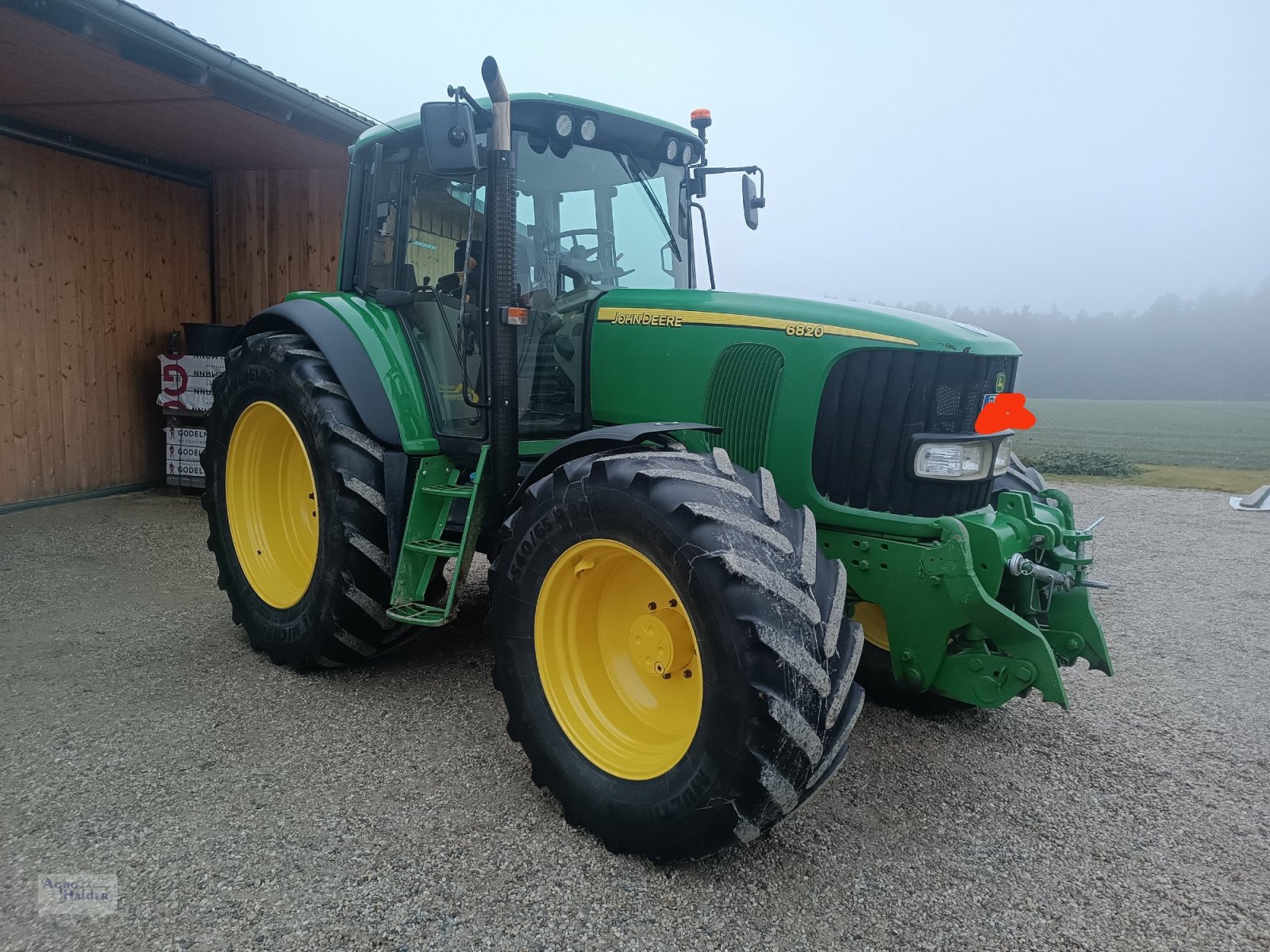 Traktor типа John Deere 6820 Premium, Gebrauchtmaschine в Moosthenning (Фотография 2)