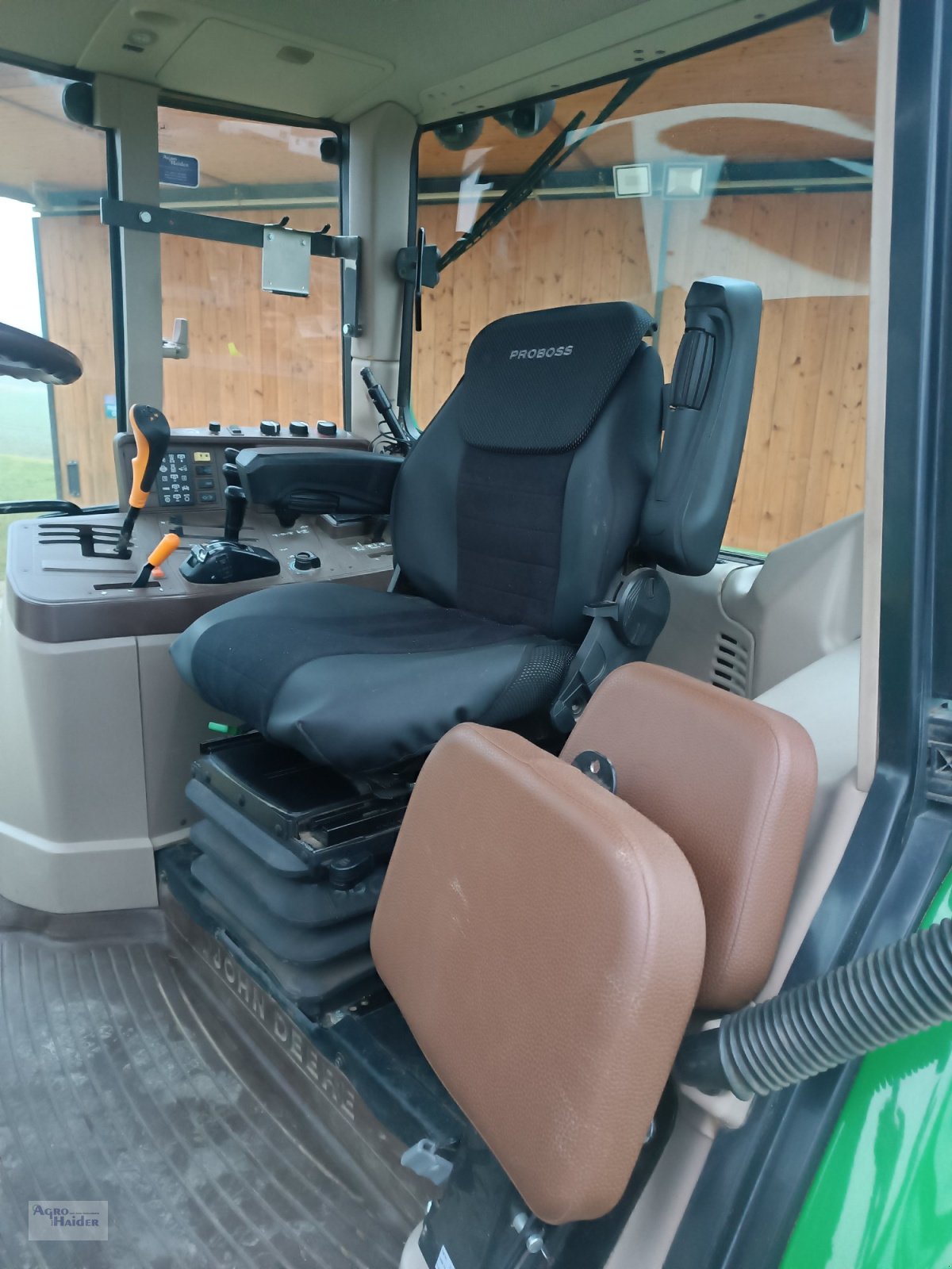 Traktor типа John Deere 6820 Premium, Gebrauchtmaschine в Moosthenning (Фотография 7)