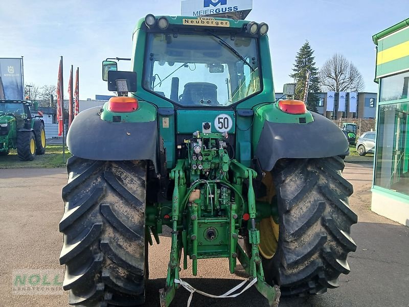Traktor типа John Deere 6820 Premium, Gebrauchtmaschine в Limburg (Фотография 4)