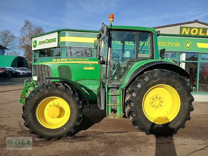 Traktor типа John Deere 6820 Premium, Gebrauchtmaschine в Limburg (Фотография 3)