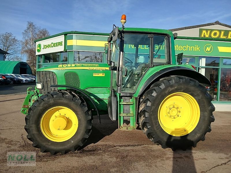 Traktor типа John Deere 6820 Premium, Gebrauchtmaschine в Limburg (Фотография 2)