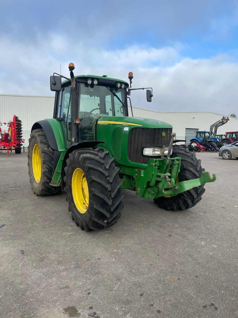 Traktor tip John Deere 6820 PREMIUM, Gebrauchtmaschine in Neufchâtel-en-Bray (Poză 1)