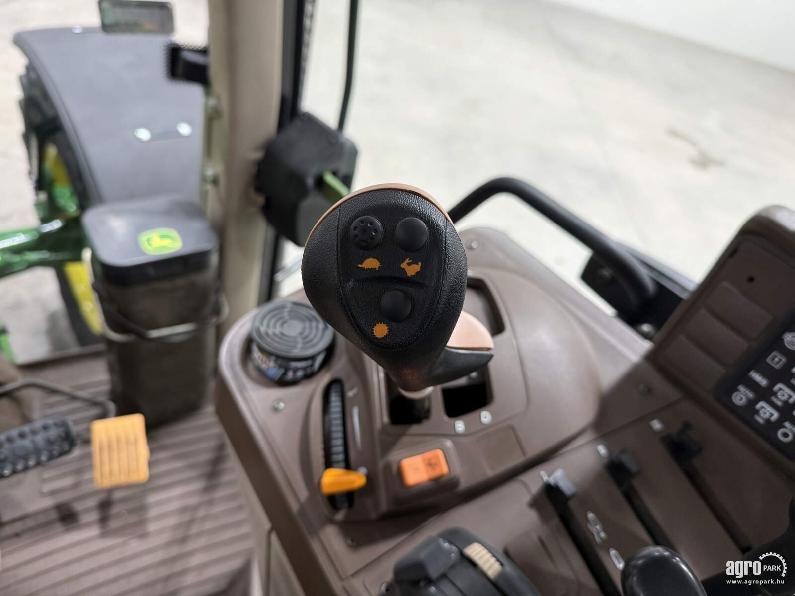 Traktor typu John Deere 6820, Gebrauchtmaschine v Csengele (Obrázok 12)