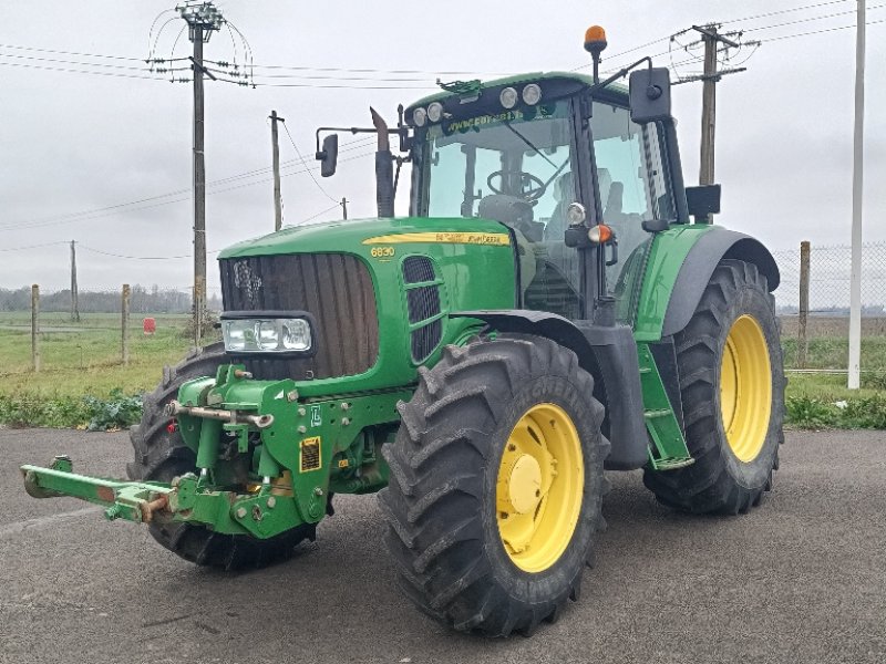 Traktor del tipo John Deere 6830 auto power, Gebrauchtmaschine en SAINT-HILAIRE-EN-PUISEAUX (Imagen 1)