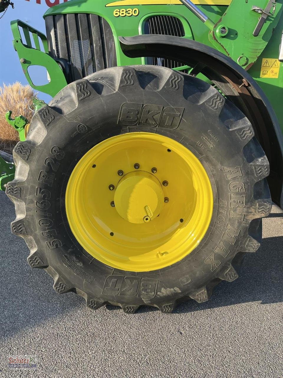 Traktor des Typs John Deere 6830 Power Quad plus Front-PTO Frontlader FZW, Gebrauchtmaschine in Schierling (Bild 9)