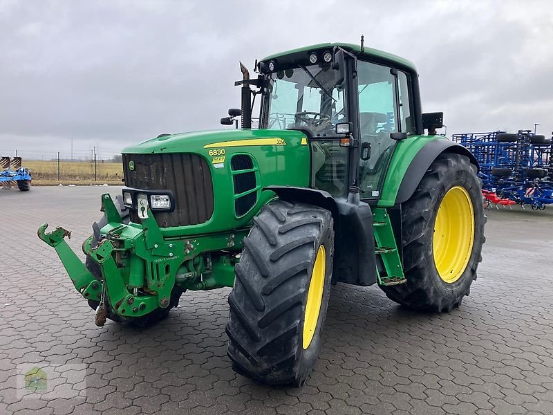 Traktor от тип John Deere 6830 Powr Quad, Gebrauchtmaschine в Salsitz (Снимка 1)