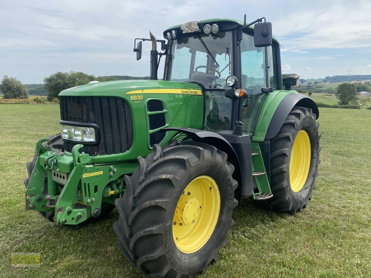 Traktor des Typs John Deere 6830 Premium AQ Eco, Gebrauchtmaschine in Marsberg-Giershagen (Bild 2)