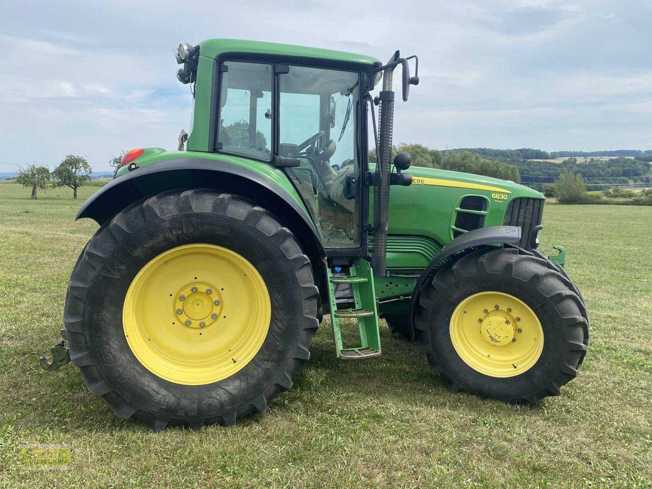 Traktor des Typs John Deere 6830 Premium AQ Eco, Gebrauchtmaschine in Marsberg-Giershagen (Bild 9)