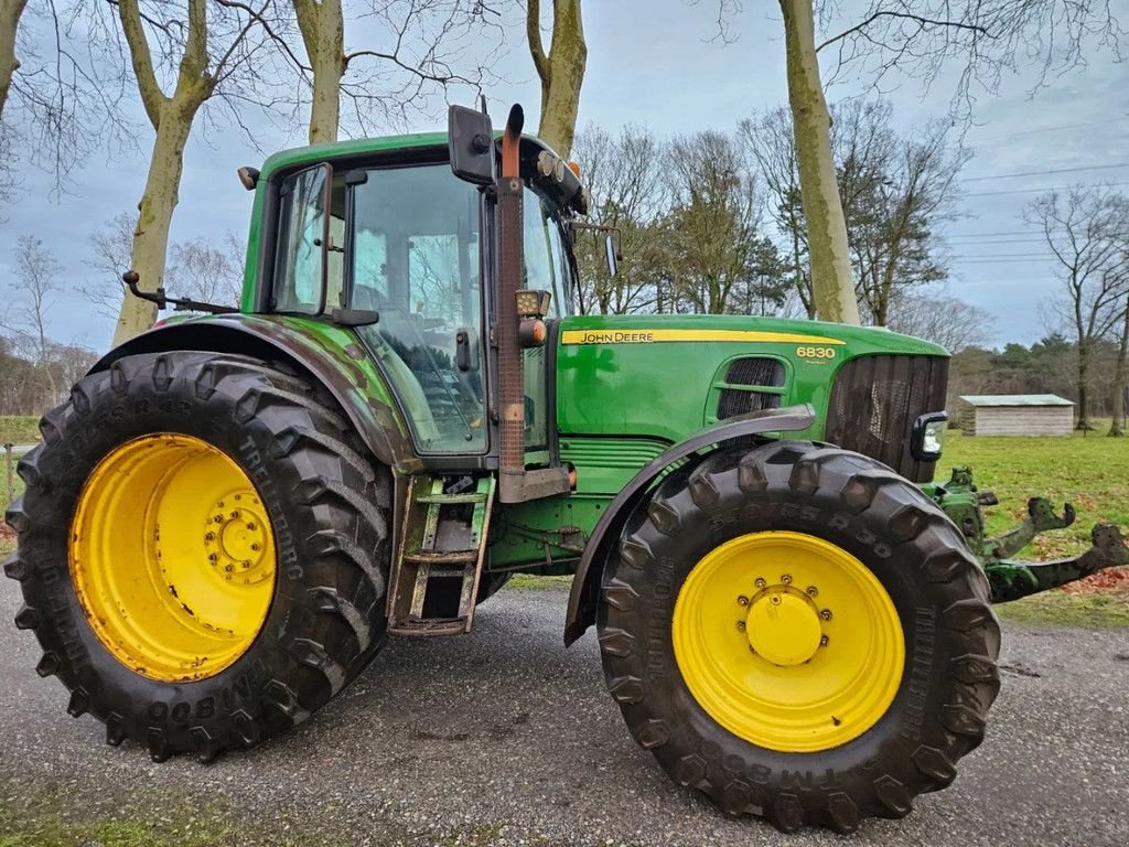 Traktor типа John Deere 6830 Premium Auto Power mit FZW Front-pto, Gebrauchtmaschine в Bergen op Zoom (Фотография 2)