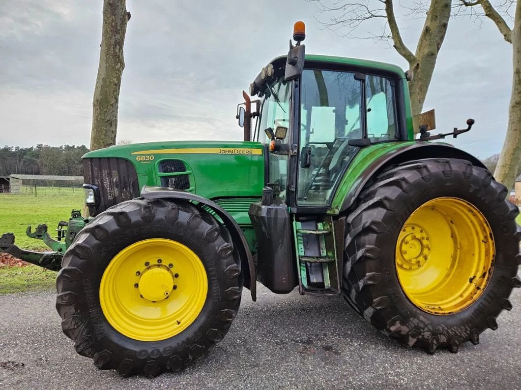Traktor типа John Deere 6830 Premium Auto Power mit FZW Front-pto, Gebrauchtmaschine в Bergen op Zoom (Фотография 1)