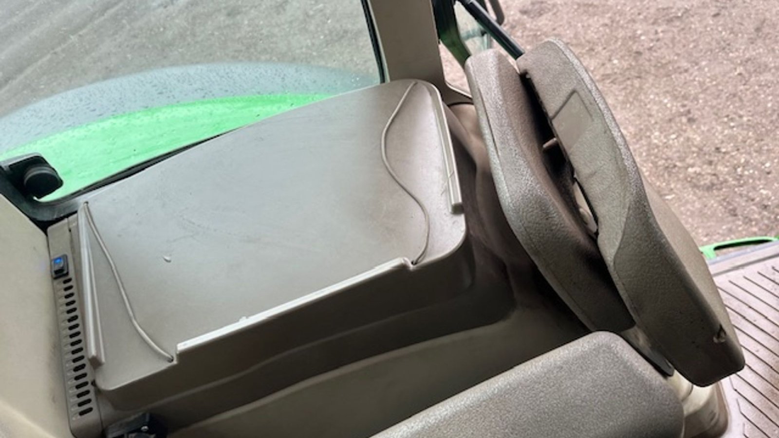 Traktor Türe ait John Deere 6830 PREMIUM AUTOPOWER, JD FRONTLÆSSER, FRONTLIFT, FRONT PTO, Gebrauchtmaschine içinde Dronninglund (resim 23)