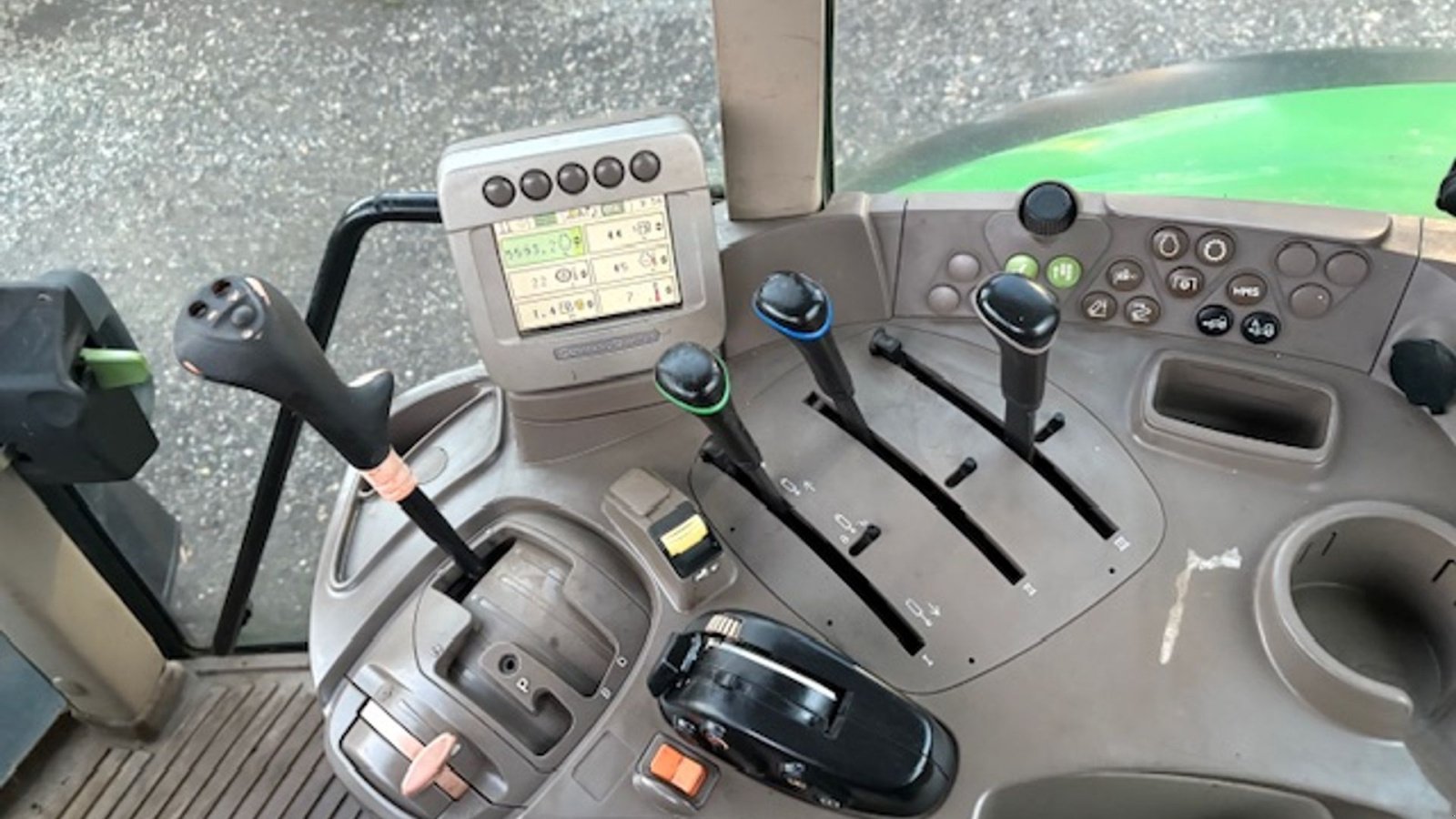 Traktor del tipo John Deere 6830 PREMIUM FRONTLIFT, TLS AFF. FORAKSEL, Gebrauchtmaschine In Dronninglund (Immagine 16)
