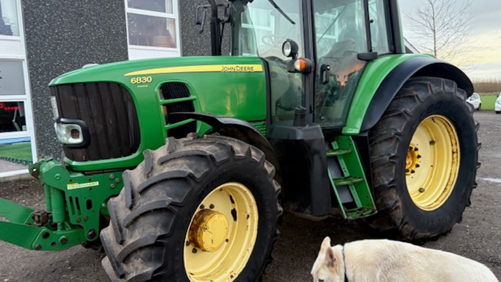 Traktor del tipo John Deere 6830 PREMIUM FRONTLIFT, TLS AFF. FORAKSEL, Gebrauchtmaschine In Dronninglund (Immagine 1)