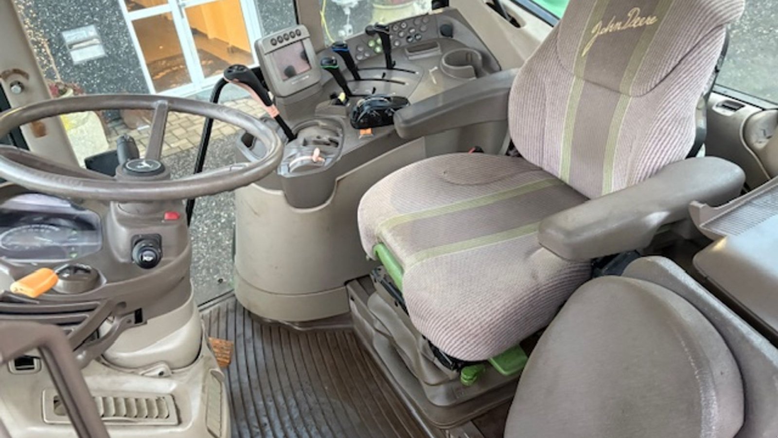 Traktor typu John Deere 6830 PREMIUM FRONTLIFT, TLS AFF. FORAKSEL, Gebrauchtmaschine w Dronninglund (Zdjęcie 13)