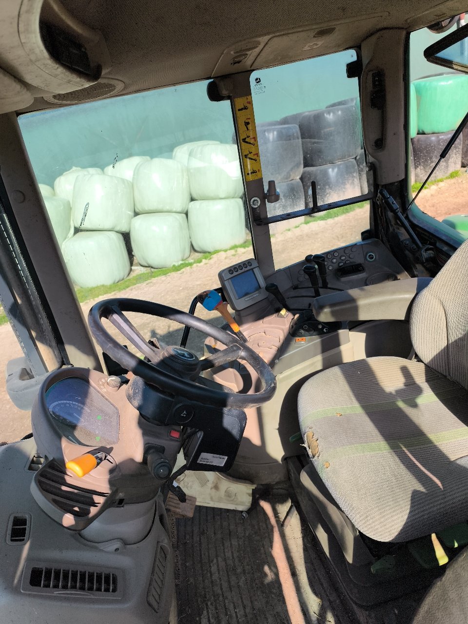 Traktor Türe ait John Deere 6830 PREMIUM, Gebrauchtmaschine içinde Lalœuf (resim 7)