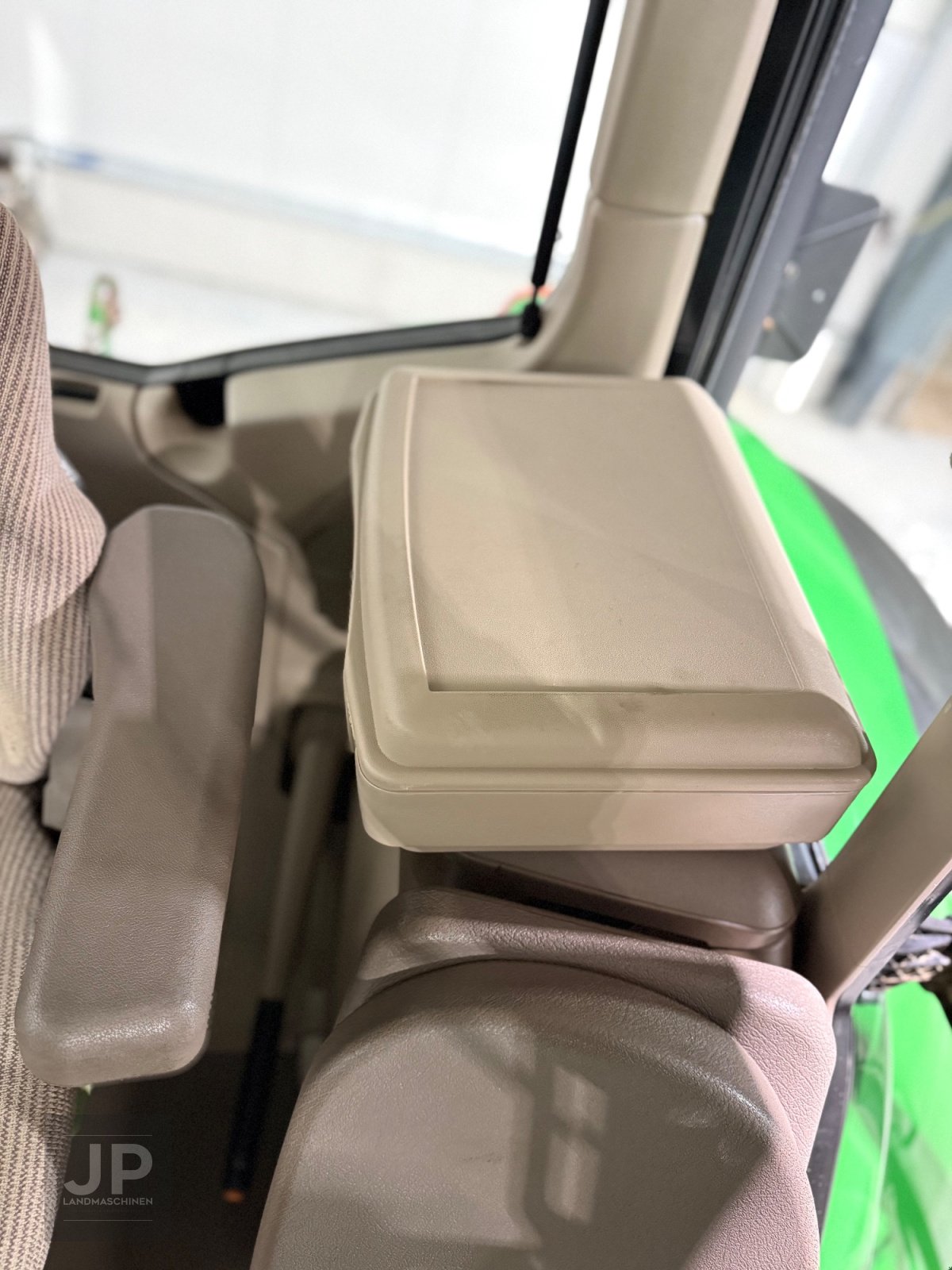 Traktor от тип John Deere 6830 PREMIUM, Gebrauchtmaschine в Kastl (Снимка 9)