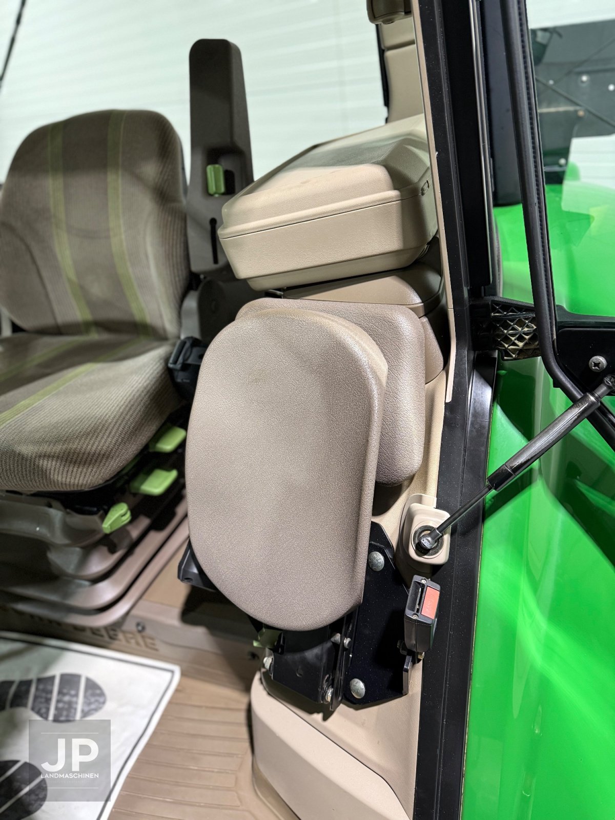 Traktor от тип John Deere 6830 PREMIUM, Gebrauchtmaschine в Kastl (Снимка 27)