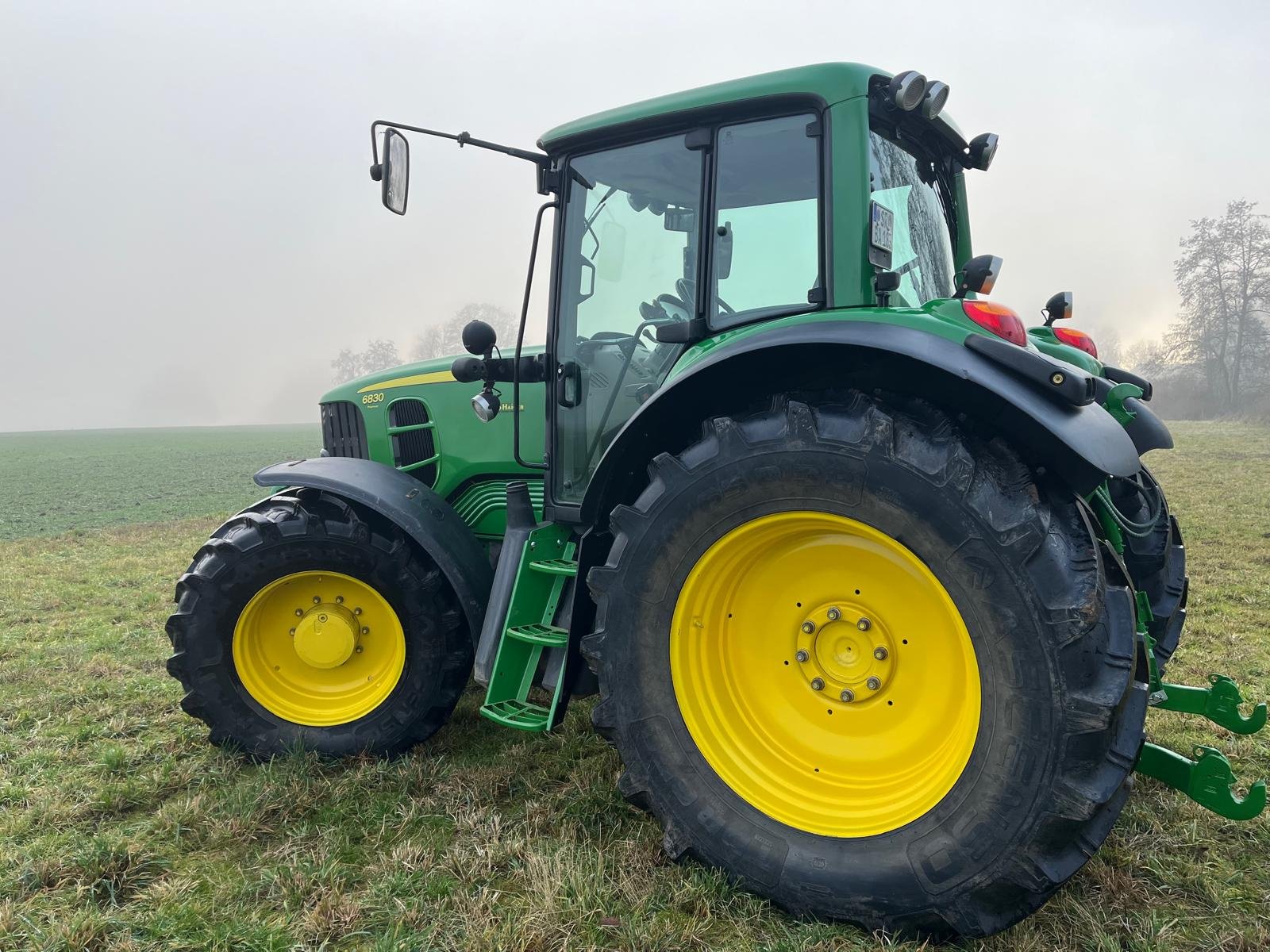 Traktor des Typs John Deere 6830 PREMIUM, Gebrauchtmaschine in Perkam (Bild 3)