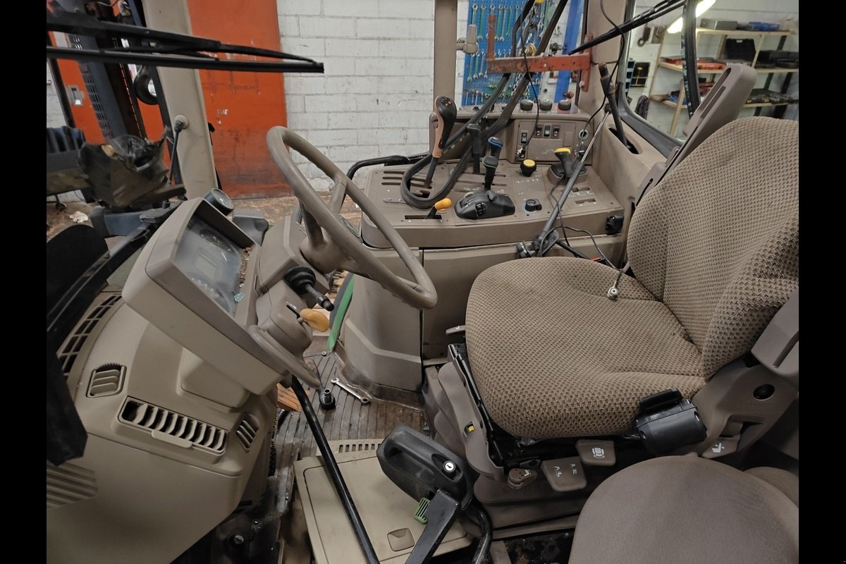 Traktor of the type John Deere 6830, Gebrauchtmaschine in Viborg (Picture 7)