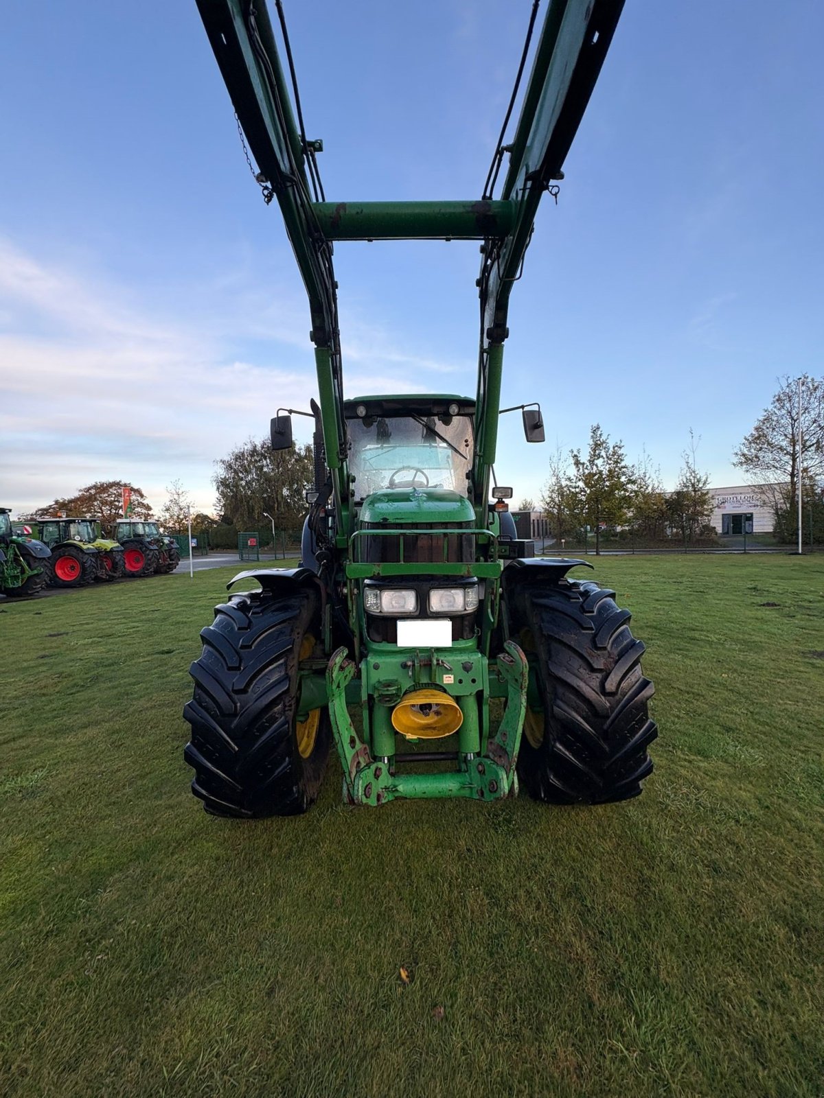 John Deere 6830, Gebrauchtmaschine, Baujahr: 2008, Betriebsstunden: 10400 Stunden (Bild 3) Traktor des Typs John Deere 6830, Gebrauchtmaschine in Lohe-Rickelshof (Bild 3)